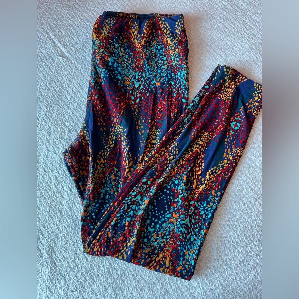 LuLaRoe Tall & Curvy Leggings